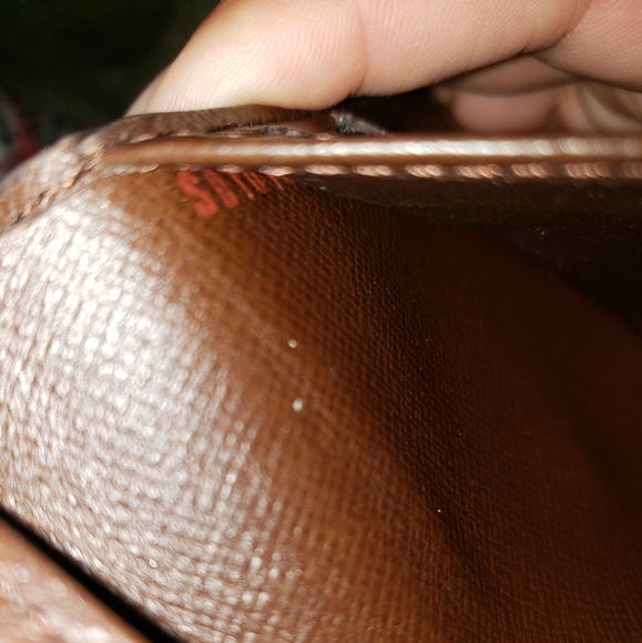 Louis Vuitton Wallet - Picture 16 of 16